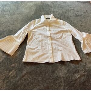 Alice & Olivia White Flare Sleeve Button Up Blouse ( M‎ )